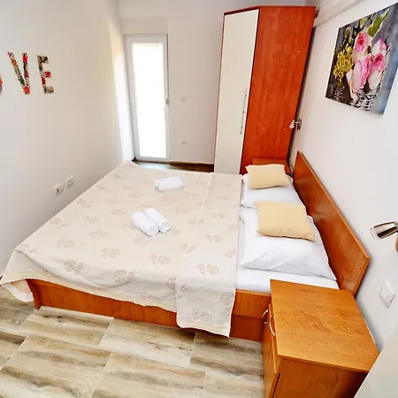 Appartement Gabi 1 *